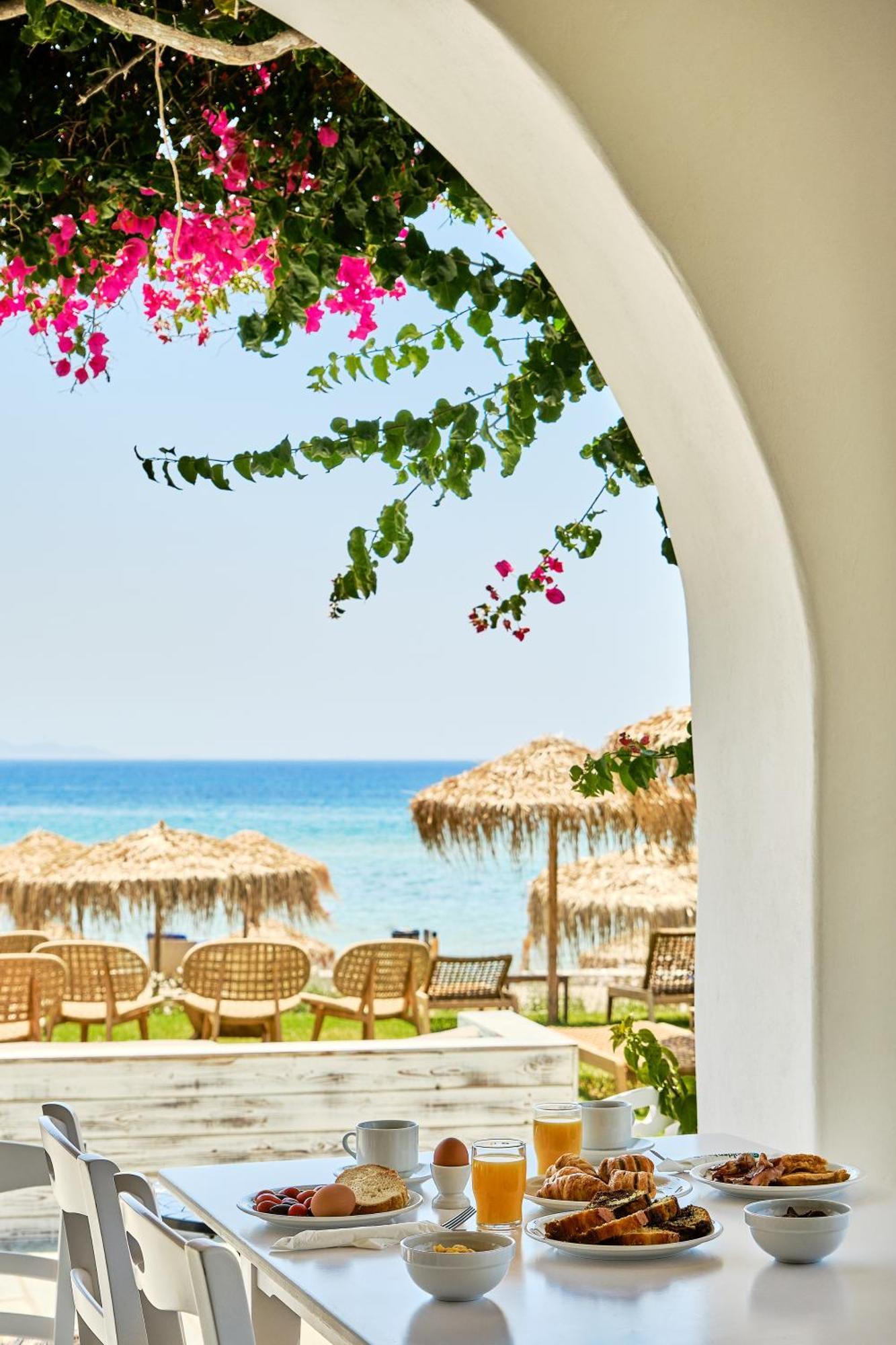 Golden Beach Hotel Chrisi Akti  Buitenkant foto